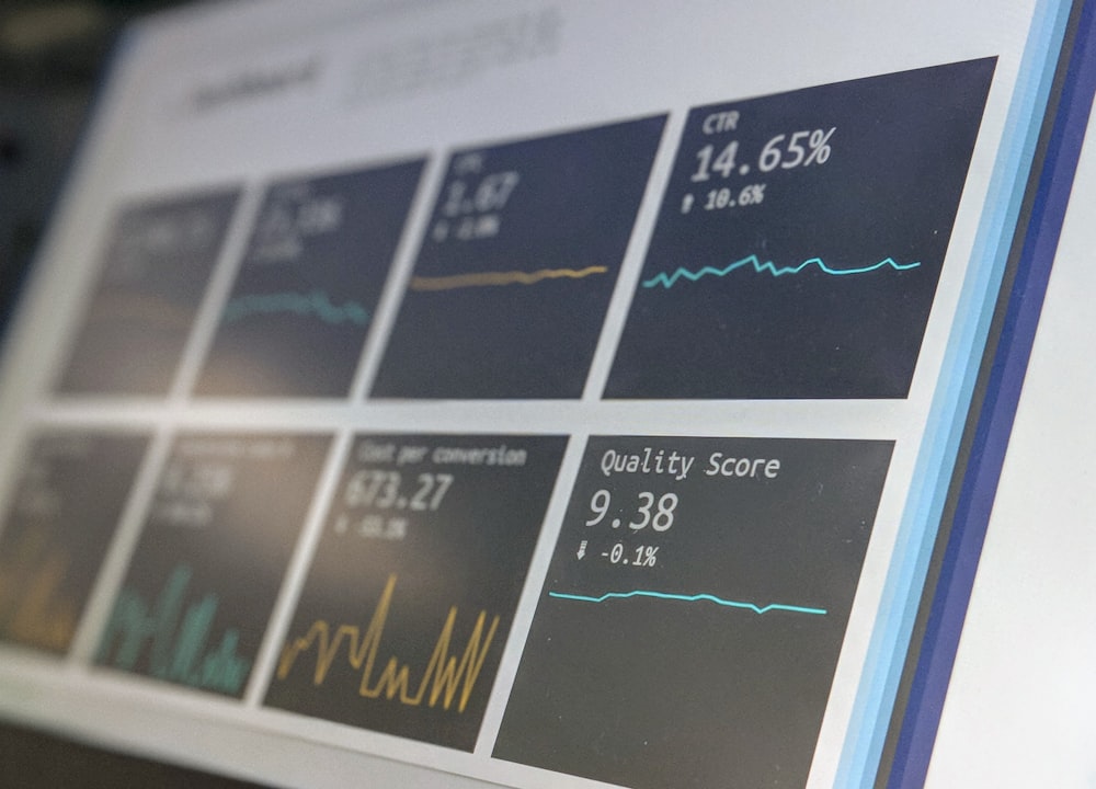 Monitoring screen with data visualization